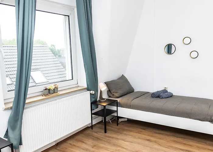 Cosyhomes24 - Spacious With Traffic Connection - Un02b * Schwerte